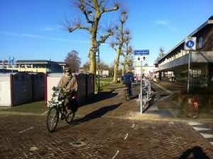 Het tijdelijke fietspad door de Biezenkamp