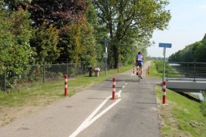 Fietspad bij brug Valleikanaal